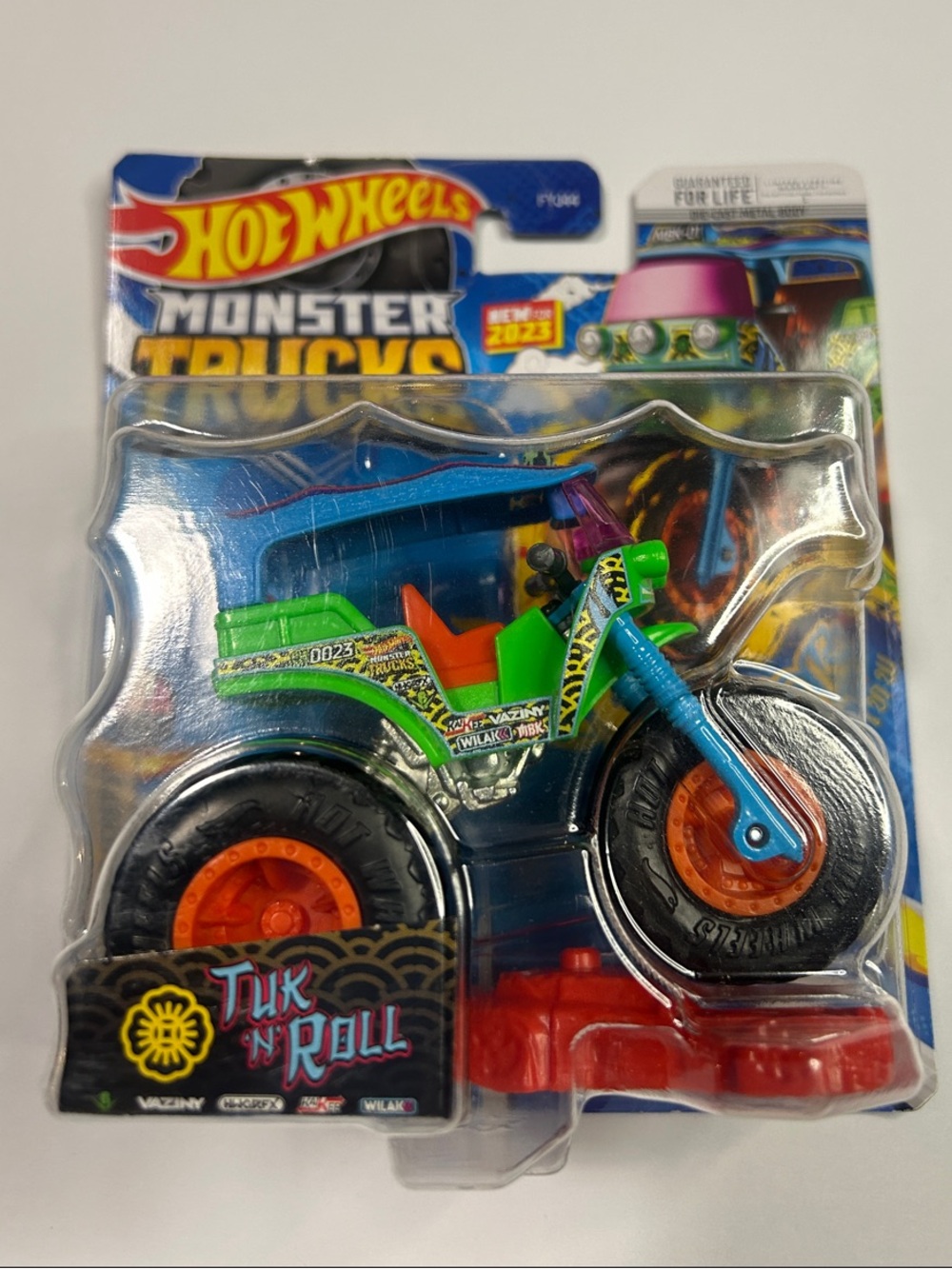 Hot Wheels Monster Trucks Tiki 'N' Roll Kids Toy - Green & Blue